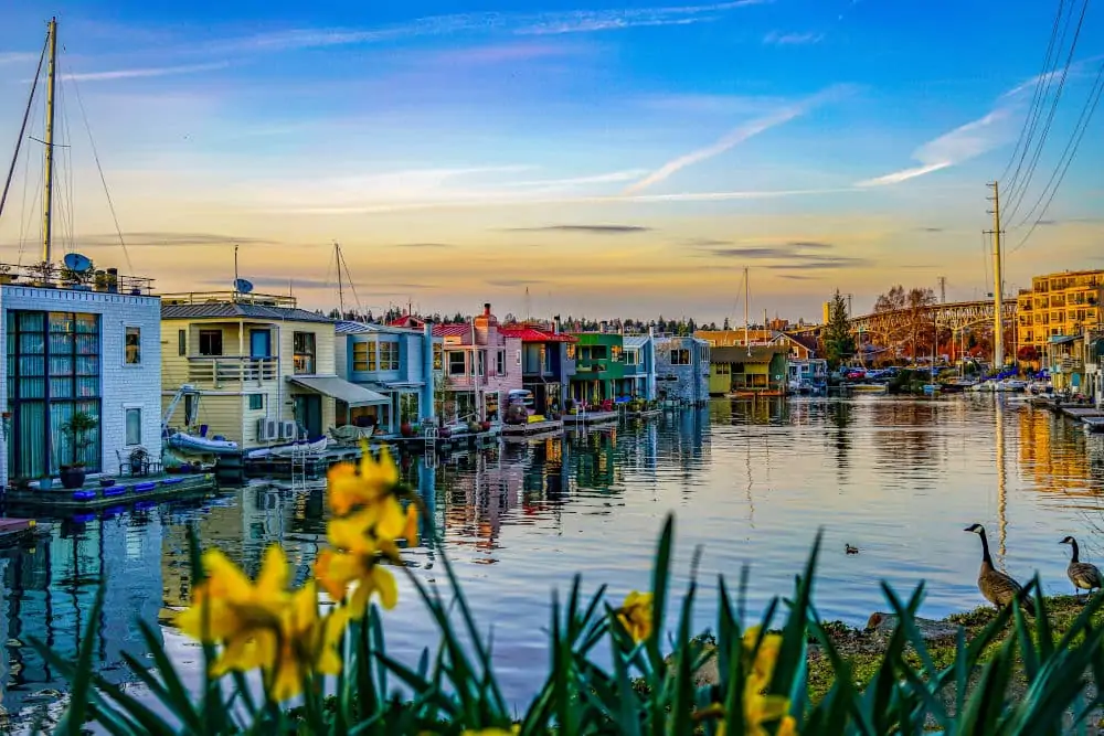GREATER SEATTLE REAL ESTATE MARKET\n\nHOMES FOR SALE, REAL ESTATE STATS, SCHOOLS, PARK INFO & VIDEOABOUT THE CITY OF Seattle, WA Seattle Real Estate