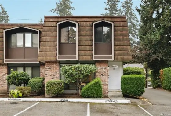 end unit woodhaven lynnwood townhouse