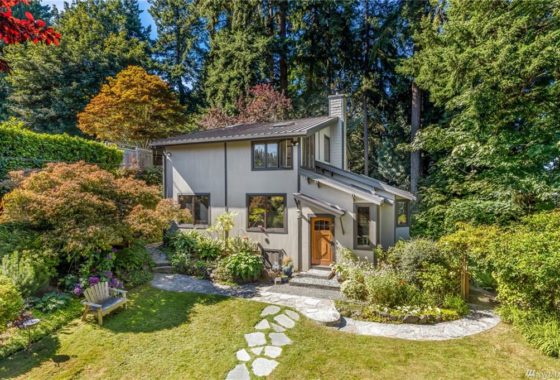 Historic 2 story view home in old town mukilteo