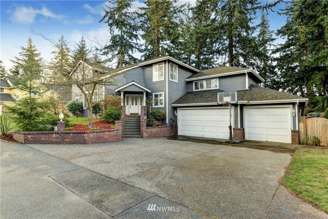 Multi-level Living on a Quiet Private Road in this Sought After Edmonds Neighborhood